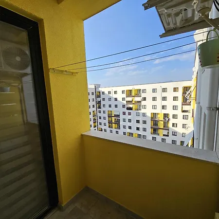 Eravision דירה Yzberishti